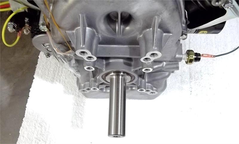 Briggs & Stratton Horizontal 35 HP Vanguard 1-1/8" x 4" Tapped 7/16" #613477-0268 (613477-3111)