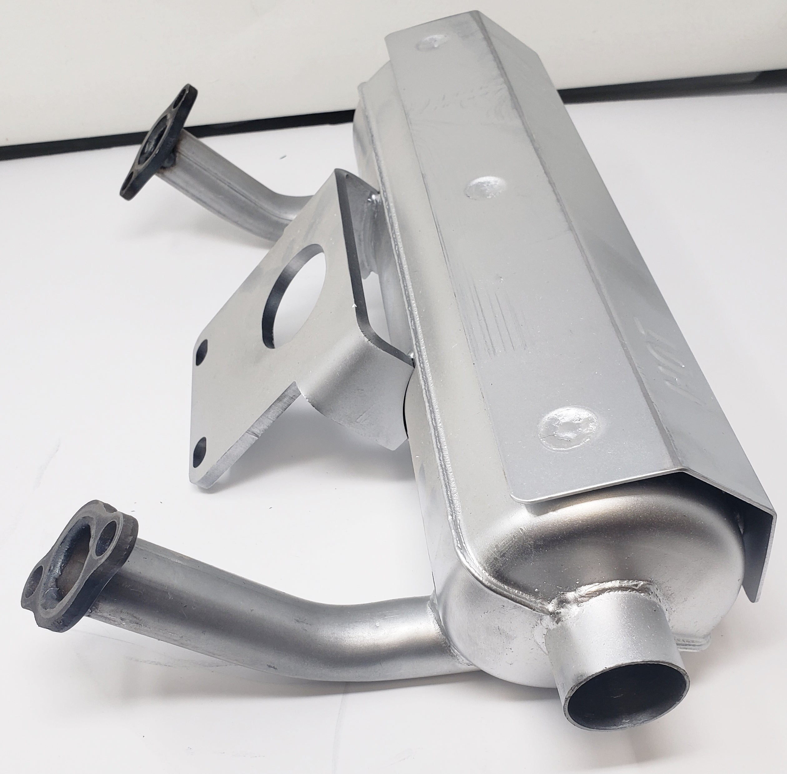 Horizontal Left Mount Muffler GX630, GX660, GX690 Replaces Honda V2MFLRHIL #MUF-1395R.SIL