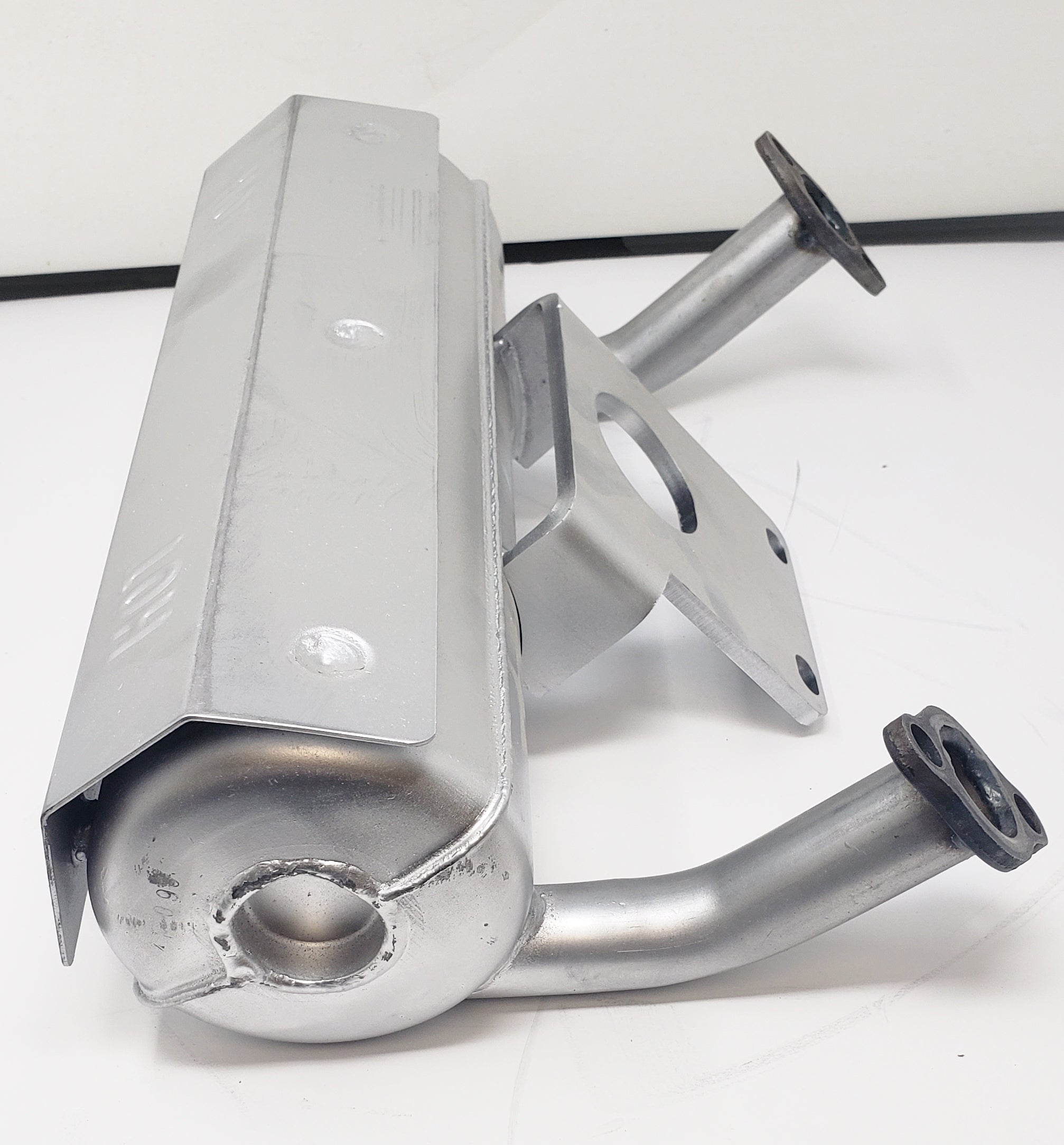 Horizontal Left Mount Muffler GX630, GX660, GX690 Replaces Honda V2MFLRHIL #MUF-1395R.SIL