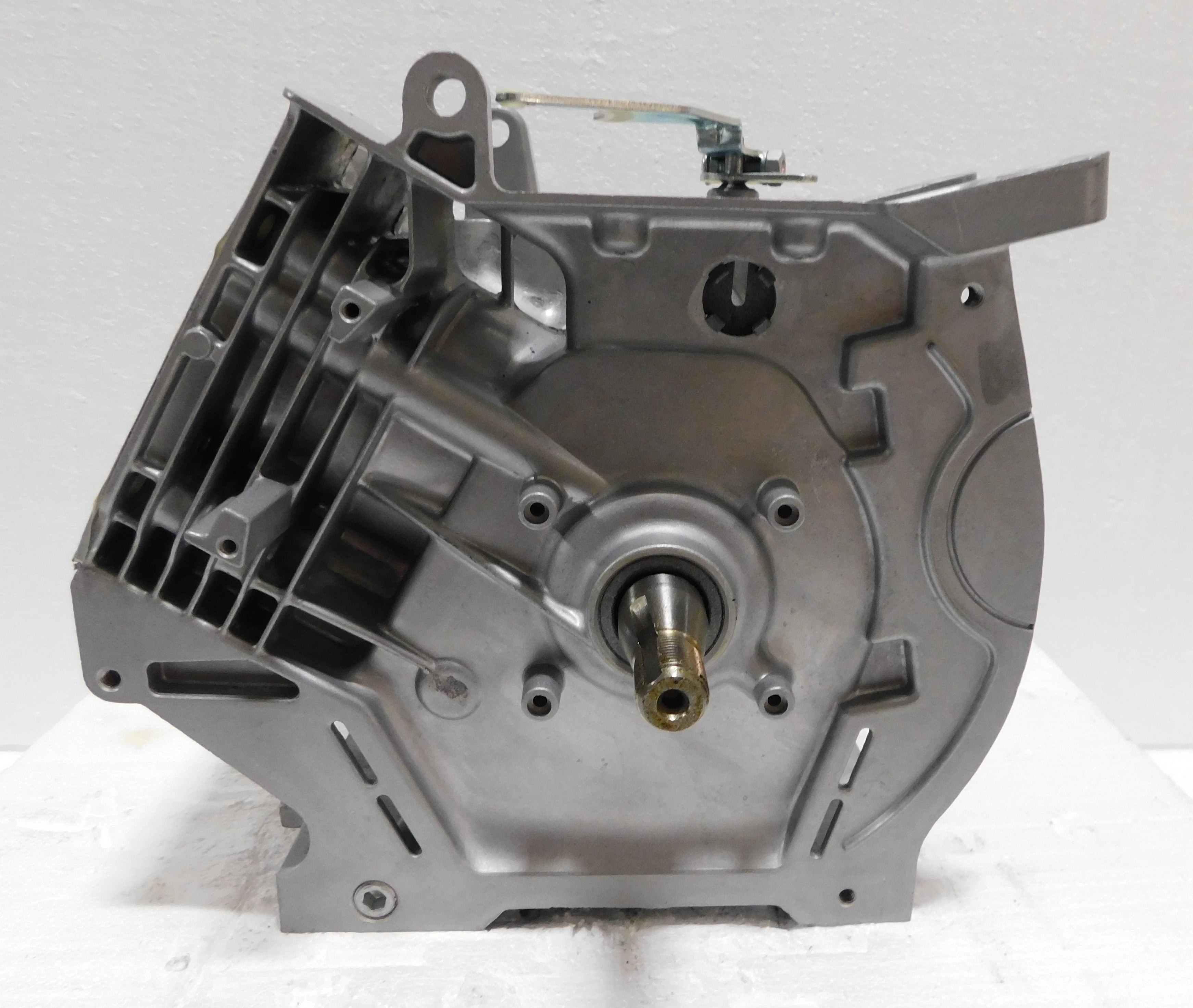 Briggs shortblock model 13 Vanguard 5/8" Threaded #798308