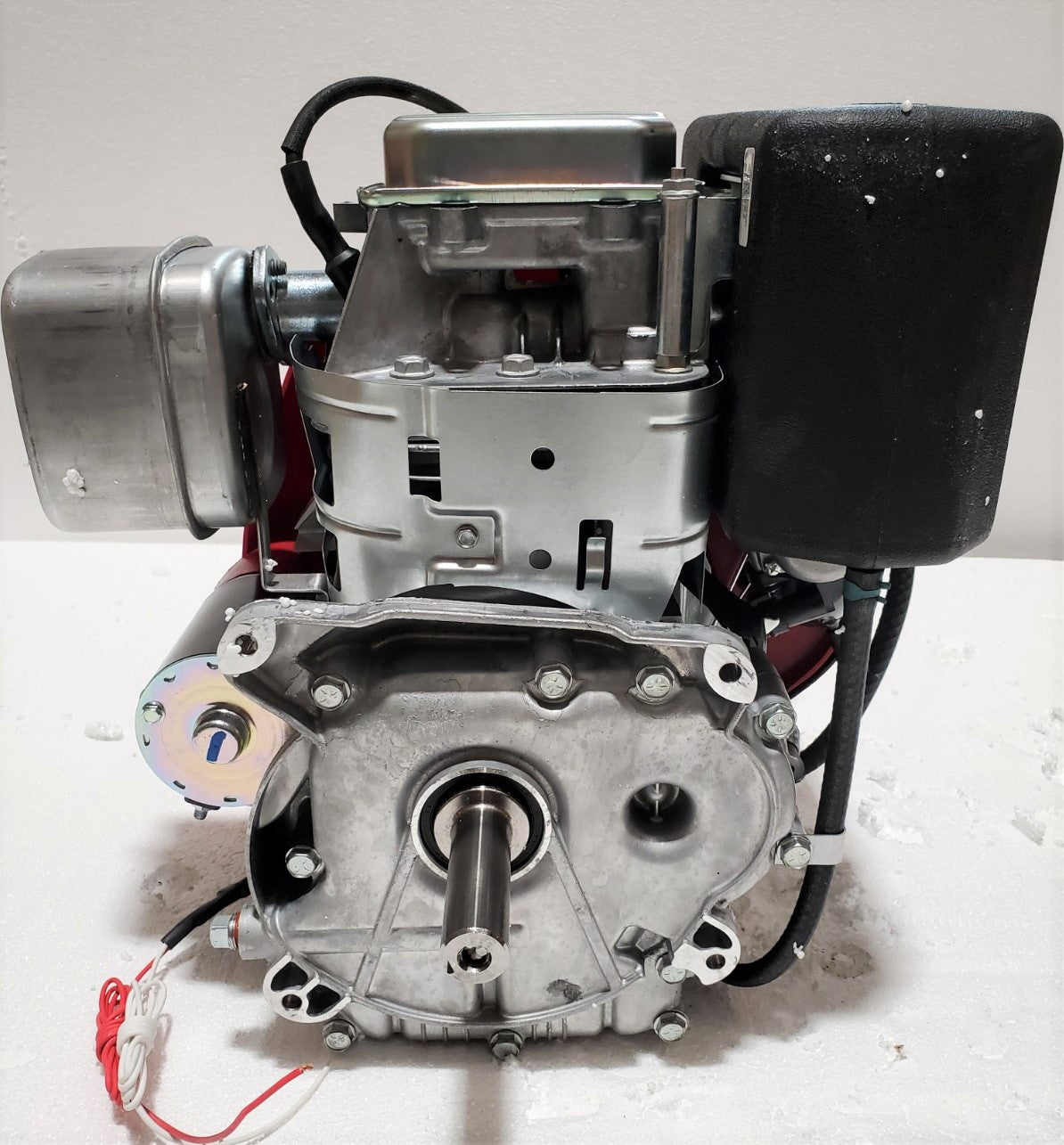 Briggs and Stratton 10.5hp OHV Engine R & ES w/ tank #21R707-0059