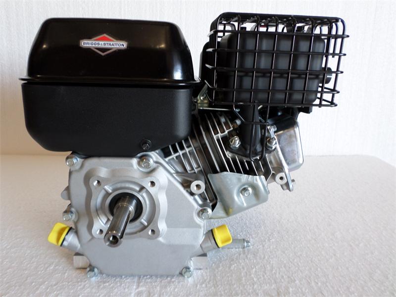 Briggs & Stratton Horizontal Snow Engine 7.5 TP 3/4" X 2-27/64" # 10D132-0115
