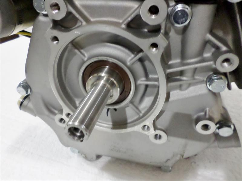 Briggs Professional Series Snow Engine 16.5 TP Recoil Start 3/4" x 2-33/64" #25D137-0116