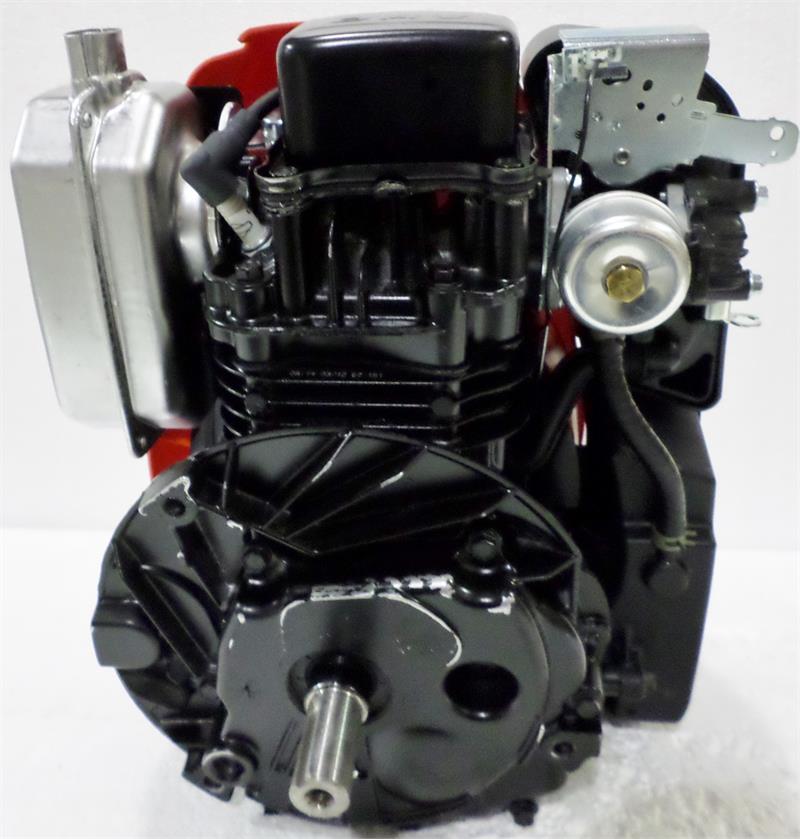 Briggs and Stratton Vertical Engine 7.75TP 7/8" x 2-7/16" HF #111P02-0003